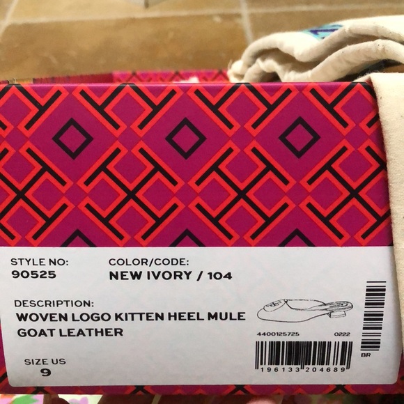 Tory Burch, Woven Logo, Kitten Heel Mule, size 9 - Picture 8 of 9